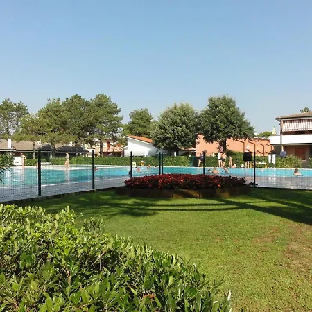 Feriehus Villaggio Azzurro - *